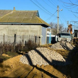 Благоустраивается участок улицы Суворова между Кутузова и Щусева, протяженностью 150 метров