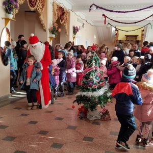 Новогодний утренник с подарками прошел в Доме Культуры для детей работников бюджетной сферы