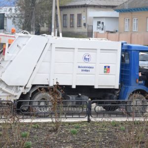 Мусоровоз и контейнеры для сбора мусора переданы Копчаку от города побратима Мустафакемальпаша