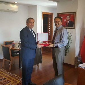 Олег Гаризан обсудил строительство бювета в Копчаке с мэром Алтында Вейселем Тирьаки