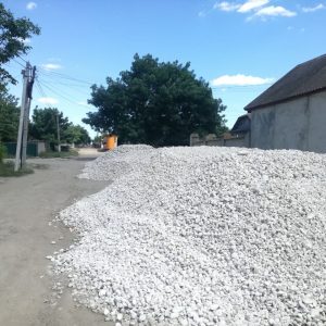 Идёт ремонт дороги в «белом варианте» по улице Кутузова, с переулка Пирогова по Суворова