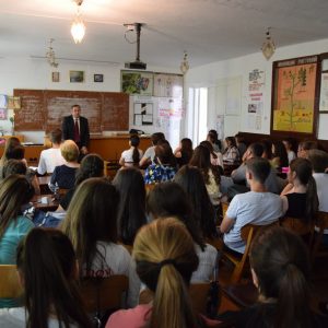 Олег Гаризан встретился с лицеистами, чтобы ответить на все интересующие их вопросы и рассказать о дальнейших планах