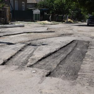 По улице Садовая осуществляется асфальтирование дорожного покрытия