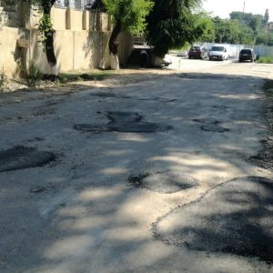 По улице Советская и Бориса Главана примэрией проводится плановый ямочный ремонт асфальтного покрытия