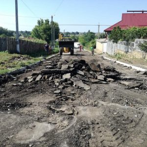 Примэрия приступила к ликвидации последствий от ливней: По улице Родака начался ремонт асфальтного покрытия