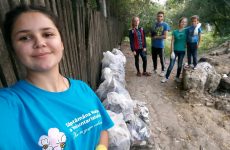 В рамках всемирного дня чистоты, самая активная молодежь Копчака провела уборку территории, около моста над речкой «Сары Су»