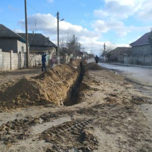 По улице Горького проводится подключение жителей к канализационной и водопроводной сети