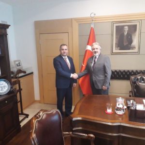 По приглашению посла Турции в Молдове Гюрола Секменсер примар Копчака Олег Гаризан посетил посольство Турции