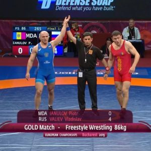 Петр Янулов стал серебряным призером Чемпионата Европы по вольной борьбе 2019