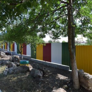 В детском саду №2 по ул.Советская, полным ходом идёт облагораживание учреждения