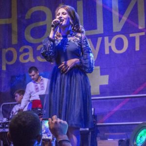 (ВИДЕО) В рамках праздничного концерта в День села и день Храма Марина Тодорова представила песню «Benim Kıpçaam»