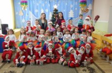 Новогодние театрализованные представления прошли в детских садах Копчака