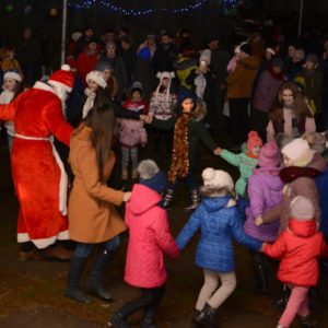 Копчакцы встретили Новый год на площади массовым гулянием, концертом и праздничным салютом