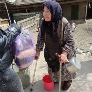 Примэрия совместно с Советом пенсионеров с. Копчак передали продуктовые наборы пенсионерам села