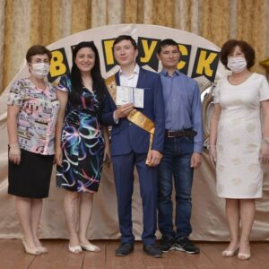 Состоялось вручение дипломов 18 — ти выпускникам гуманитарного профиля лицея им. С.И. Барановского