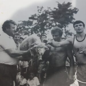 К Национальному Дню молодежи и Международному Дню студента приурочена выставка фотографий «Молодежь через поколения»