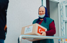 Турецкое агентство по развитию «TIKA» предоставила гуманитарную помощь.