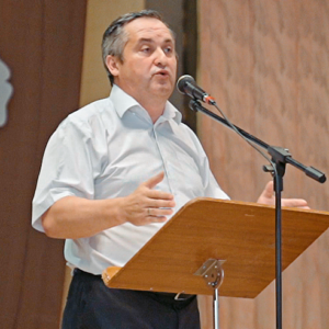 (Video) С повесткой дня «О социально — экономической ситуации в колхозе Победа» прошел сход граждан.