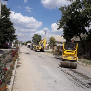 Ямочный ремонт дорожного покрытия по улицам Родака, Бориса Главана