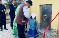 В селе Копчак торжественно открыли два новых бювета и парковую зону с парковой и детской площадкой
