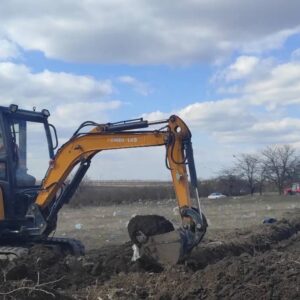 Водопровод  для предотвращения возгораний на мусорном полигоне.