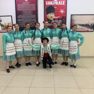 Детский коллектив из с. Копчак, выступили в районе POLATLI .