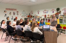 Узун Валентина Ивановна, в рамках присвоения менеджерской степени, провела семинар-практикум на тему: «Работа с детьми с ООП-как фактор повышения образования и воспитания».