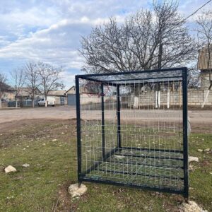 15 сетчатых контейнеров установлены в Копчаке для раздельного сбора пластика