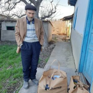 Продуктовые пакеты и гигиенические средства для социально уязвимых семей с. Копчак.